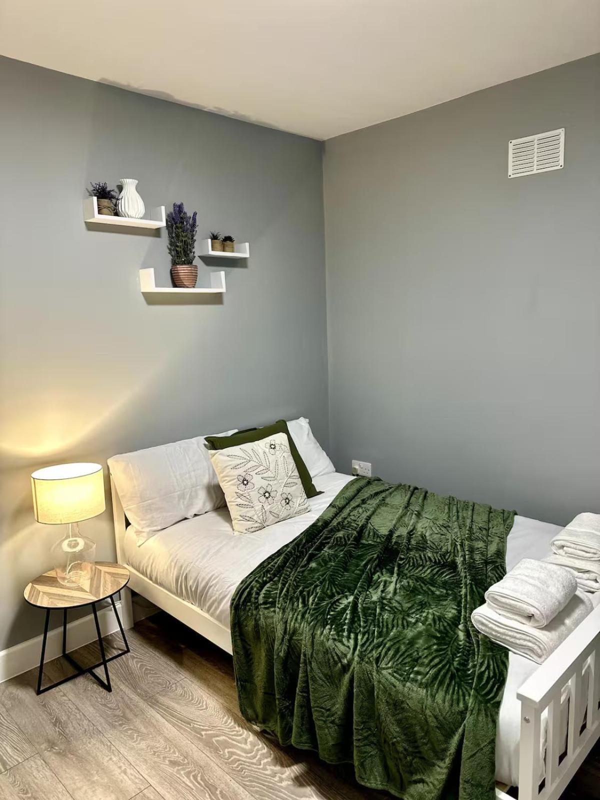 Cosy Ensuite Double Room, Near Heathrow Airport Northolt  外观 照片